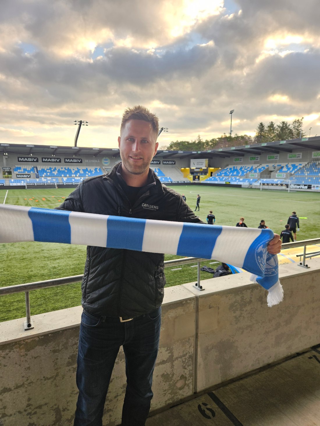 Kjetil Vigre Sæland i Carlsens Elektro Installasjon vet at bak skyene er himmelen alltid lyseblå..