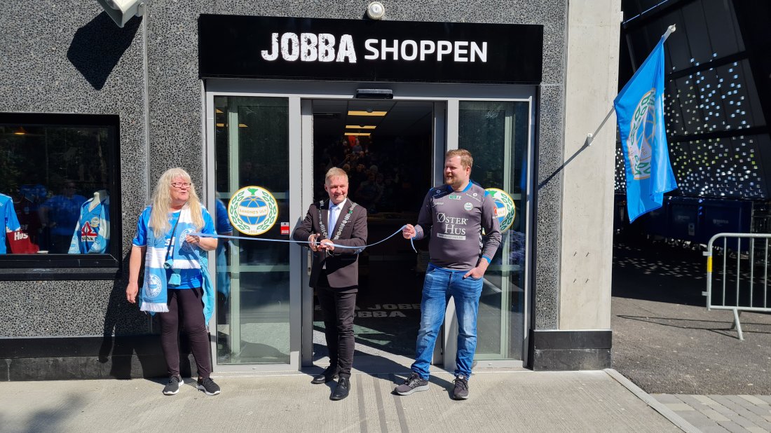 Jobba shopen åpning.jpg